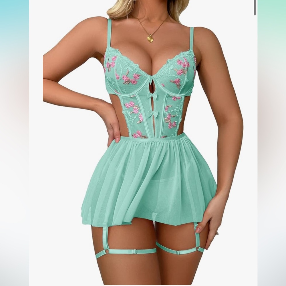 Floral Embroidered lingerie in Mint and pink